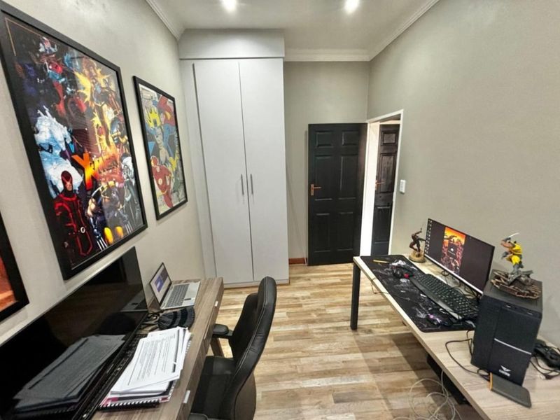 Stunning Dream Home in Hibiscus Place, Terra Nova! - Photo 7