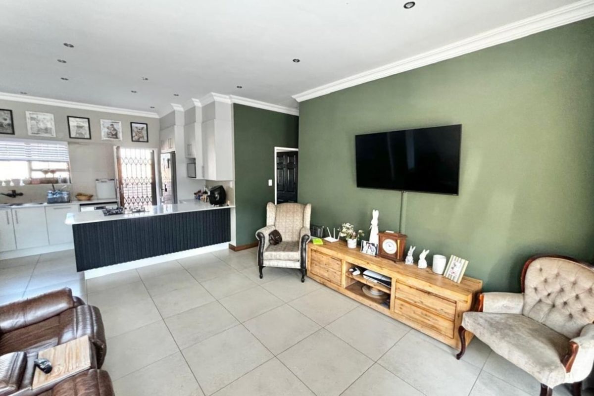 Stunning Dream Home in Hibiscus Place, Terra Nova! - Photo 5