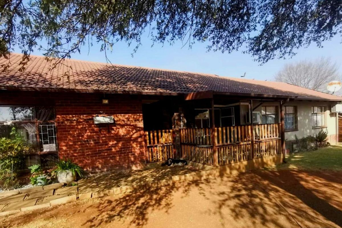 Luxurious 4-Bedroom Family Home – Space, Comfort & Entertainment! - Photo 2