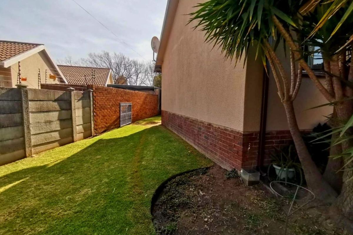 Luxurious 4-Bedroom Family Home – Space, Comfort & Entertainment! - Photo 4