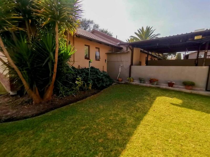 Luxurious 4-Bedroom Family Home – Space, Comfort & Entertainment! - Photo 3