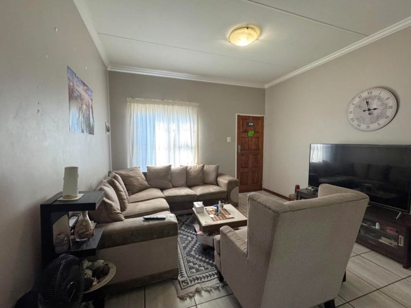 Modern 2-Bedroom Home for Sale in Trichardt - Photo 2