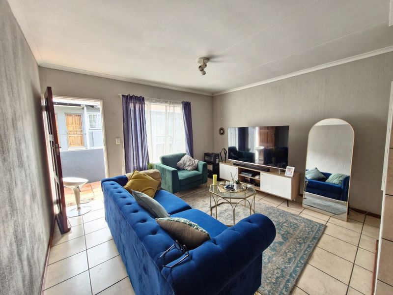 2 Bedroom Apartment for Sale – Golden Oaks Estate | R600,000 - Photo 6