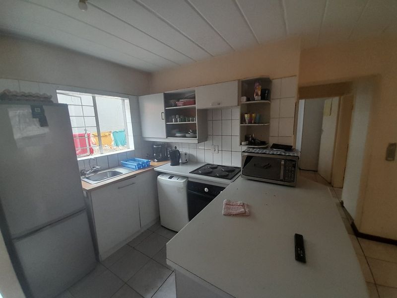 2 bed Ground floor up for grabs! - Photo 9
