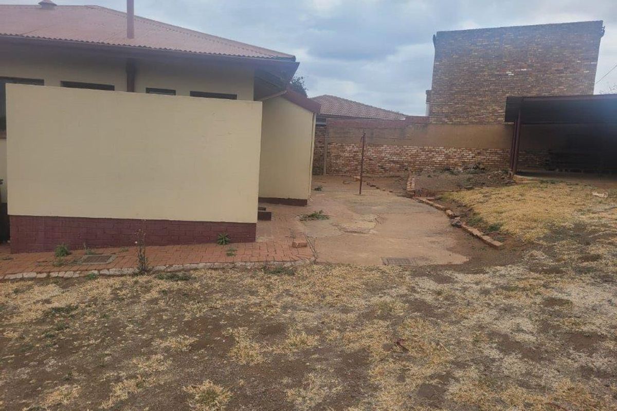 3 Bed House in Pretoria West for Sale - Photo 5