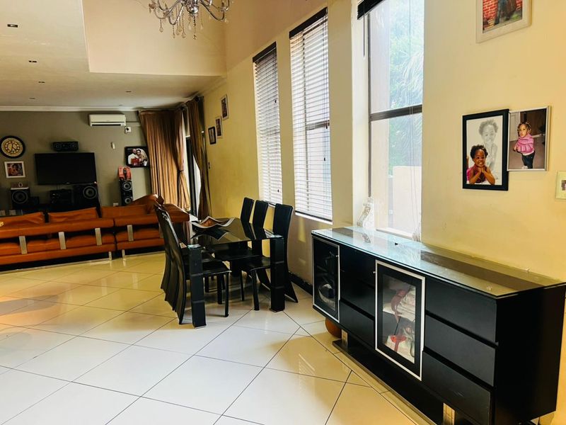 3 Bed House in Greenstone Hill for Sale - Photo 9