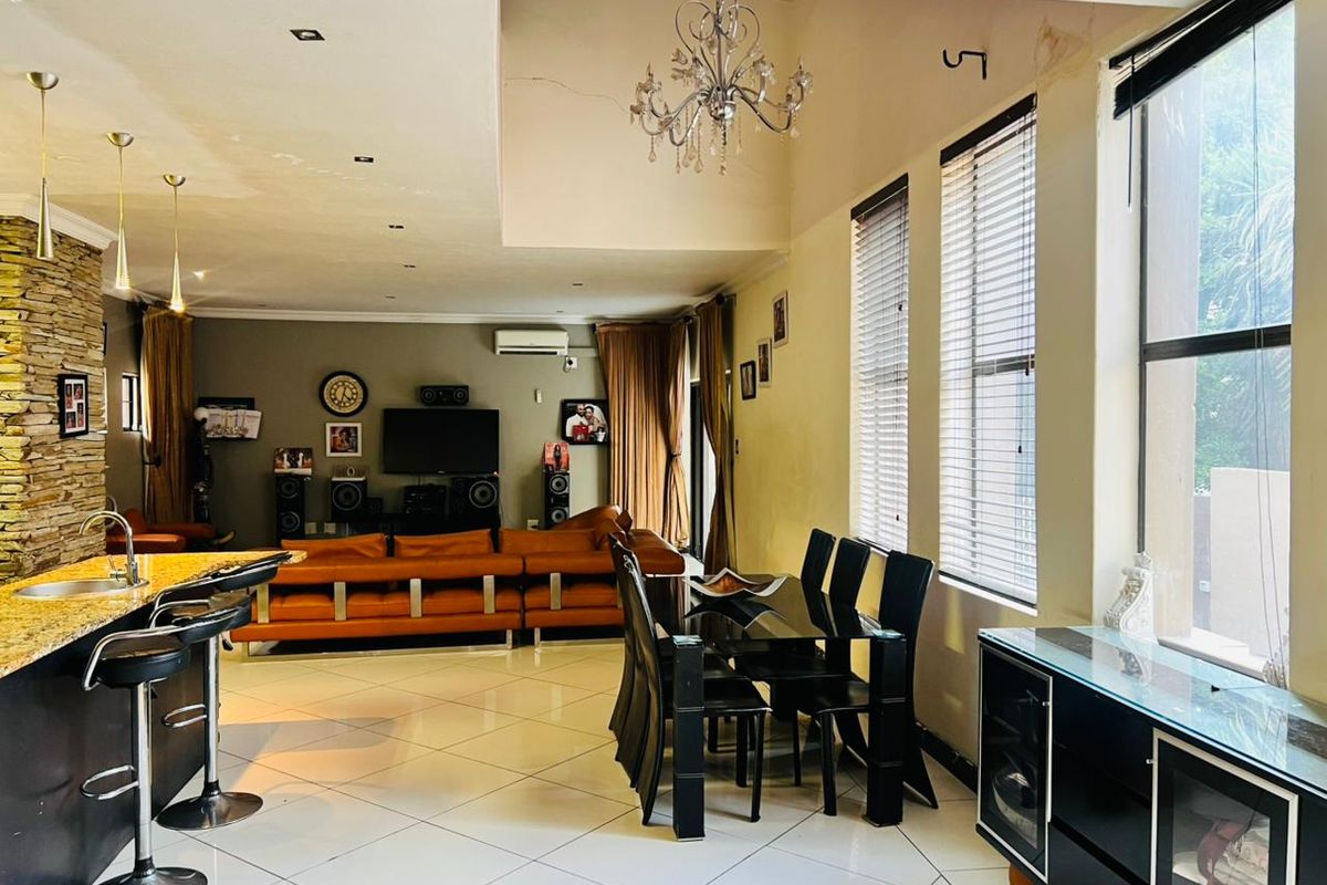 3 Bed House in Greenstone Hill for Sale - Photo 4