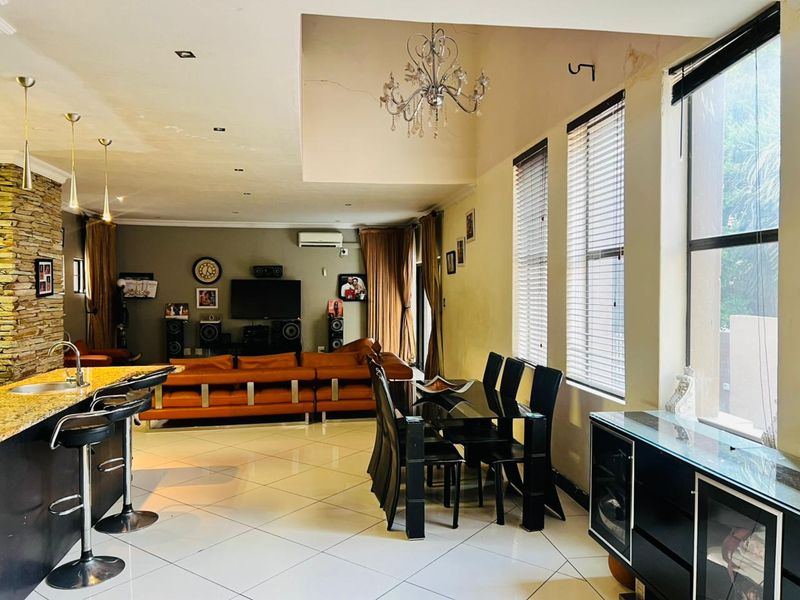 3 Bed House in Greenstone Hill for Sale - Photo 4