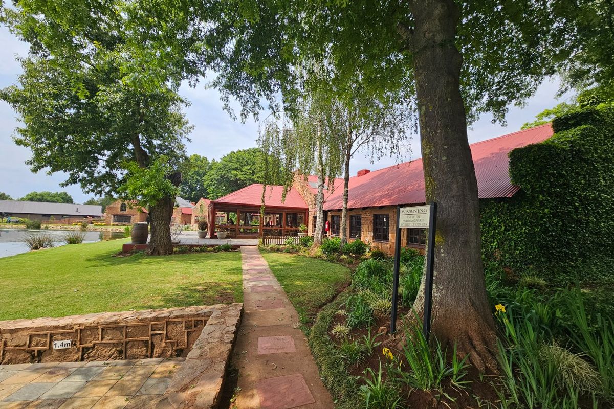 Income Earning, Gorgeous 1 Bedroom Chalet On The Dam - Photo 4