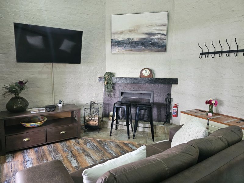 Income Earning, Gorgeous 1 Bedroom Chalet On The Dam - Photo 10