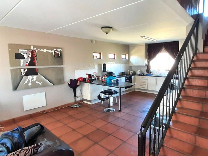 Stunning Double Story Town House in Secunda - Photo 7