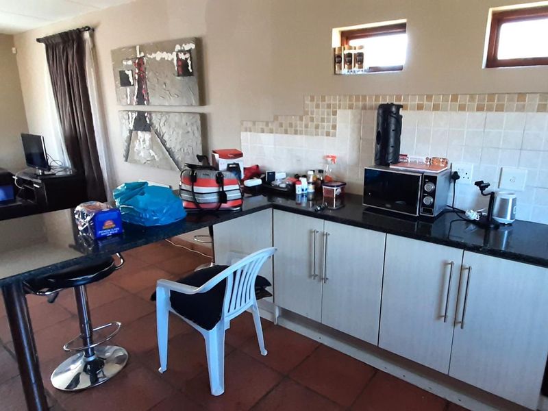 Stunning Double Story Town House in Secunda - Photo 6