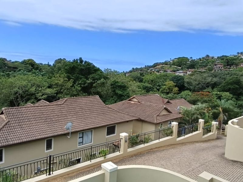 To Let in La Lucia, stunning 4 bedroom, pet friendly townhouse in coveted Gardens. - Photo 3