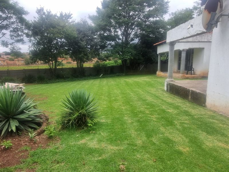 4 Bedroom House on Large Stand - Photo 4