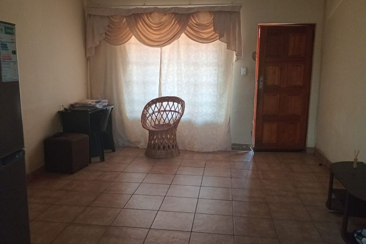 Charming 2 Bedroom Apartment for Sale in Rustenburg - Photo 4