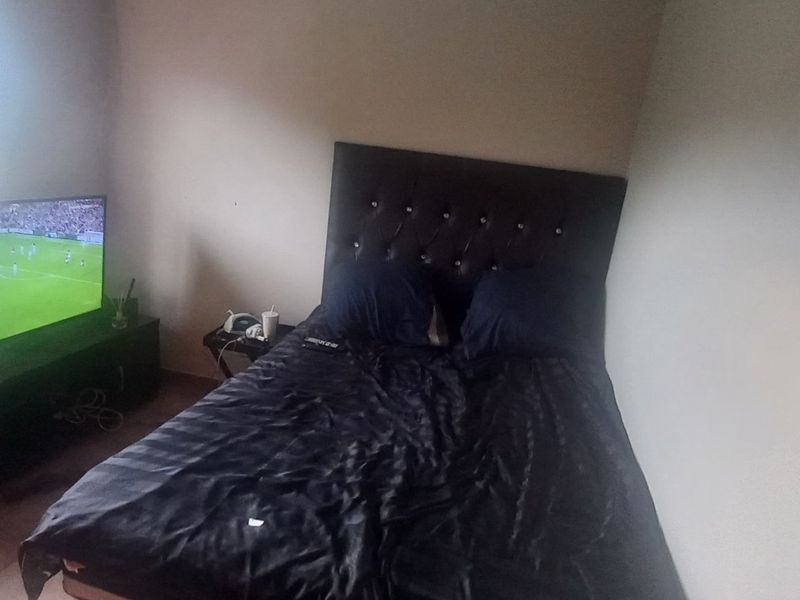 Charming 2 Bedroom Apartment for Sale in Rustenburg - Photo 7