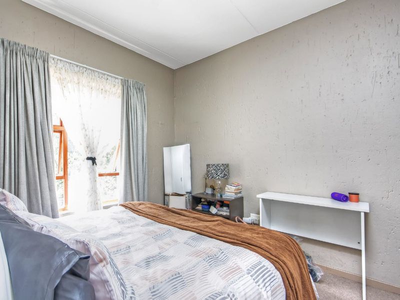 Spacious 1 bedroom Apartment for sale in Douglasdale, Sandton  - Photo 9