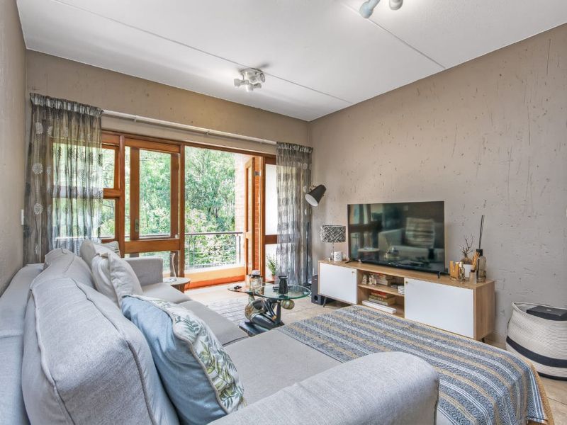 Spacious 1 bedroom Apartment for sale in Douglasdale, Sandton  - Photo 7