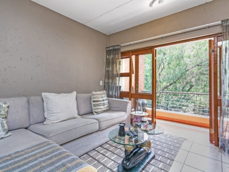 Spacious 1 bedroom Apartment for sale in Douglasdale, Sandton  - Photo 6