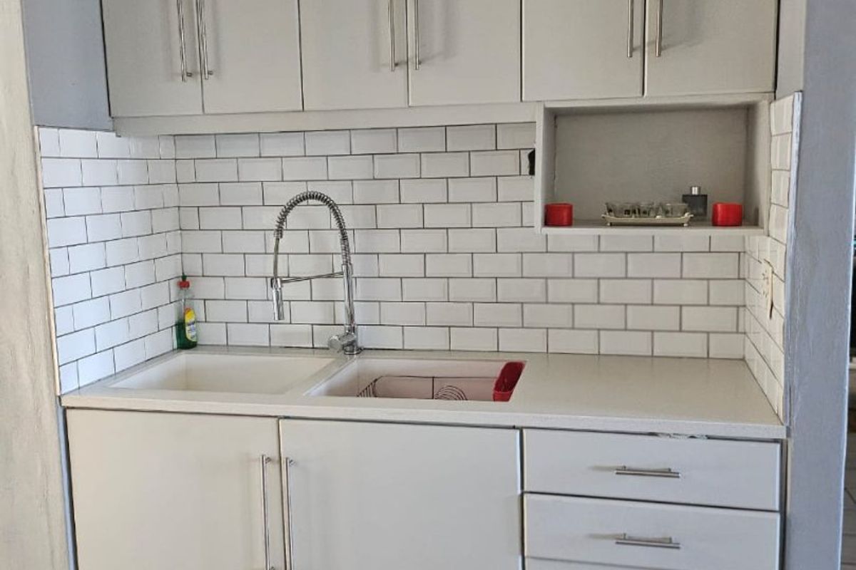 Beautiful modern home - Photo 4