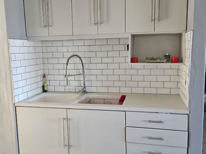 Beautiful modern home - Photo 4