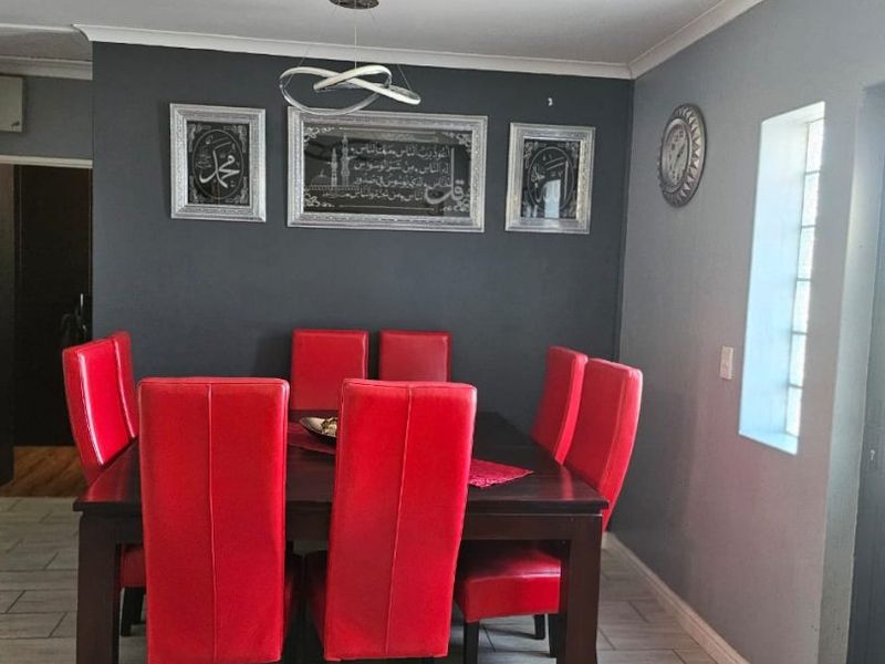 Beautiful modern home - Photo 7