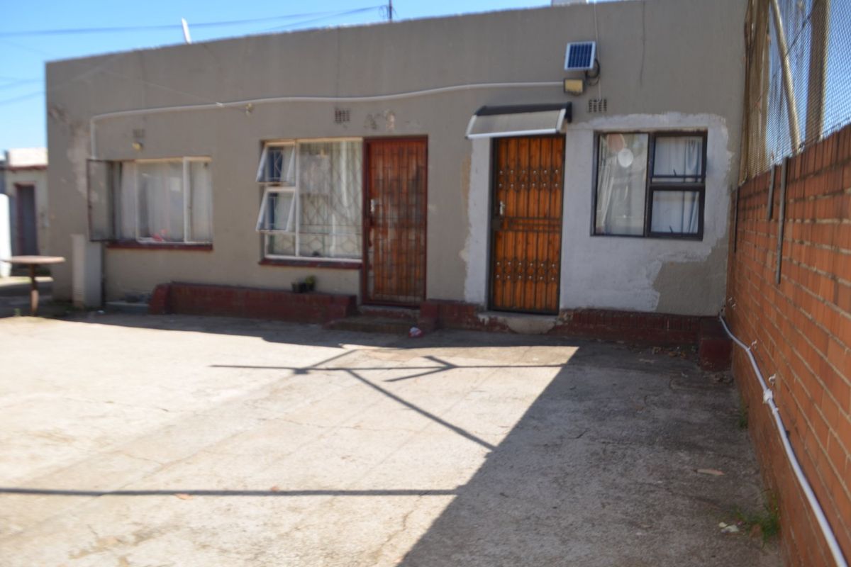 PROPERTY FOR SALE IN KRUGERSDORP CENTAL - Photo 4