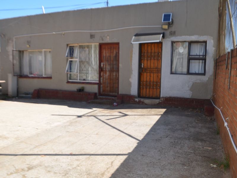 PROPERTY FOR SALE IN KRUGERSDORP CENTAL - Photo 4