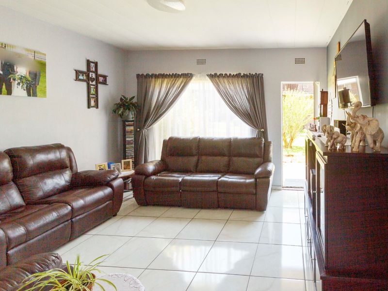 Welcome to your dream apartment nestled in the serene community of Horizon View!  - Photo 3