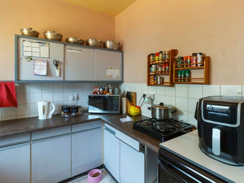 Welcome to your dream apartment nestled in the serene community of Horizon View!  - Photo 7