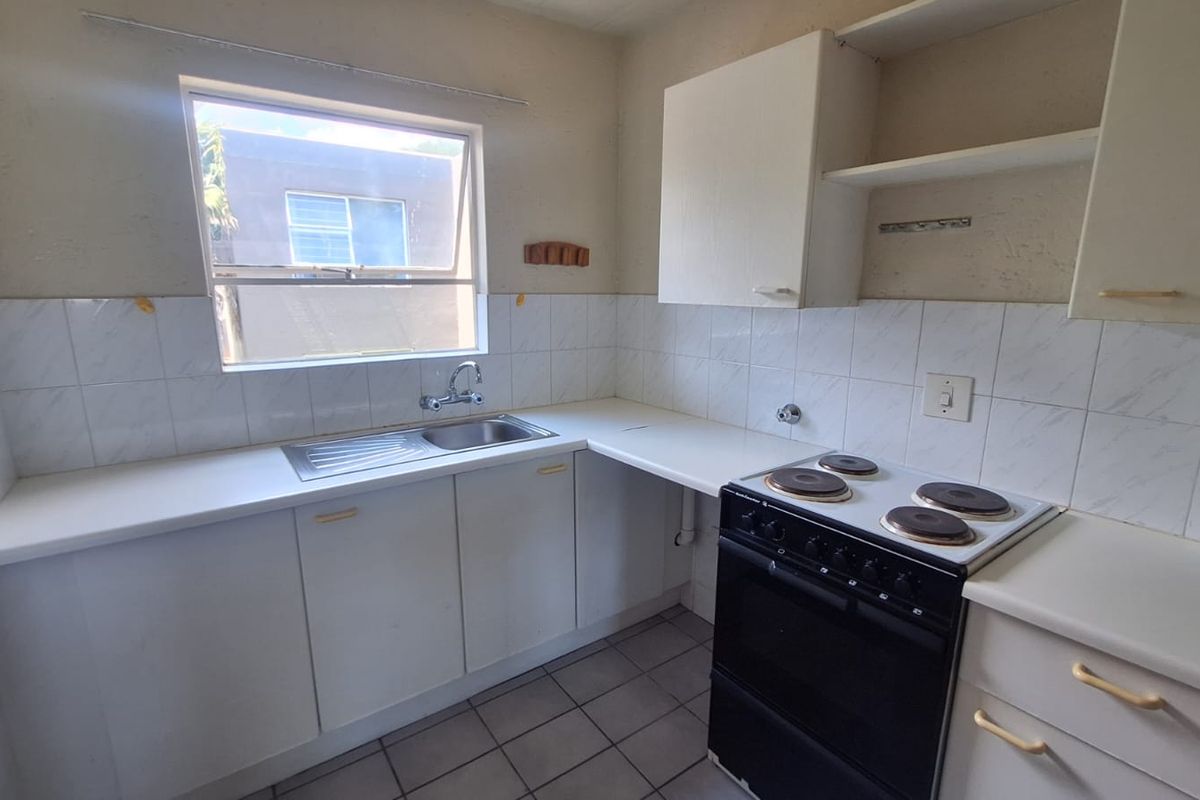 Neat 1 Bedroom Apartment For Sale IN Allen's Nek - Photo 2