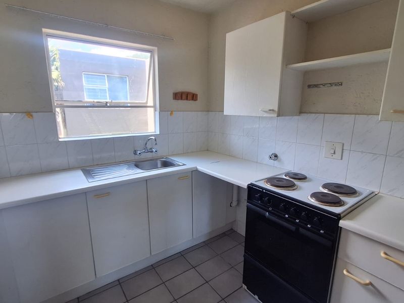 Neat 1 Bedroom Apartment For Sale IN Allen's Nek - Photo 2