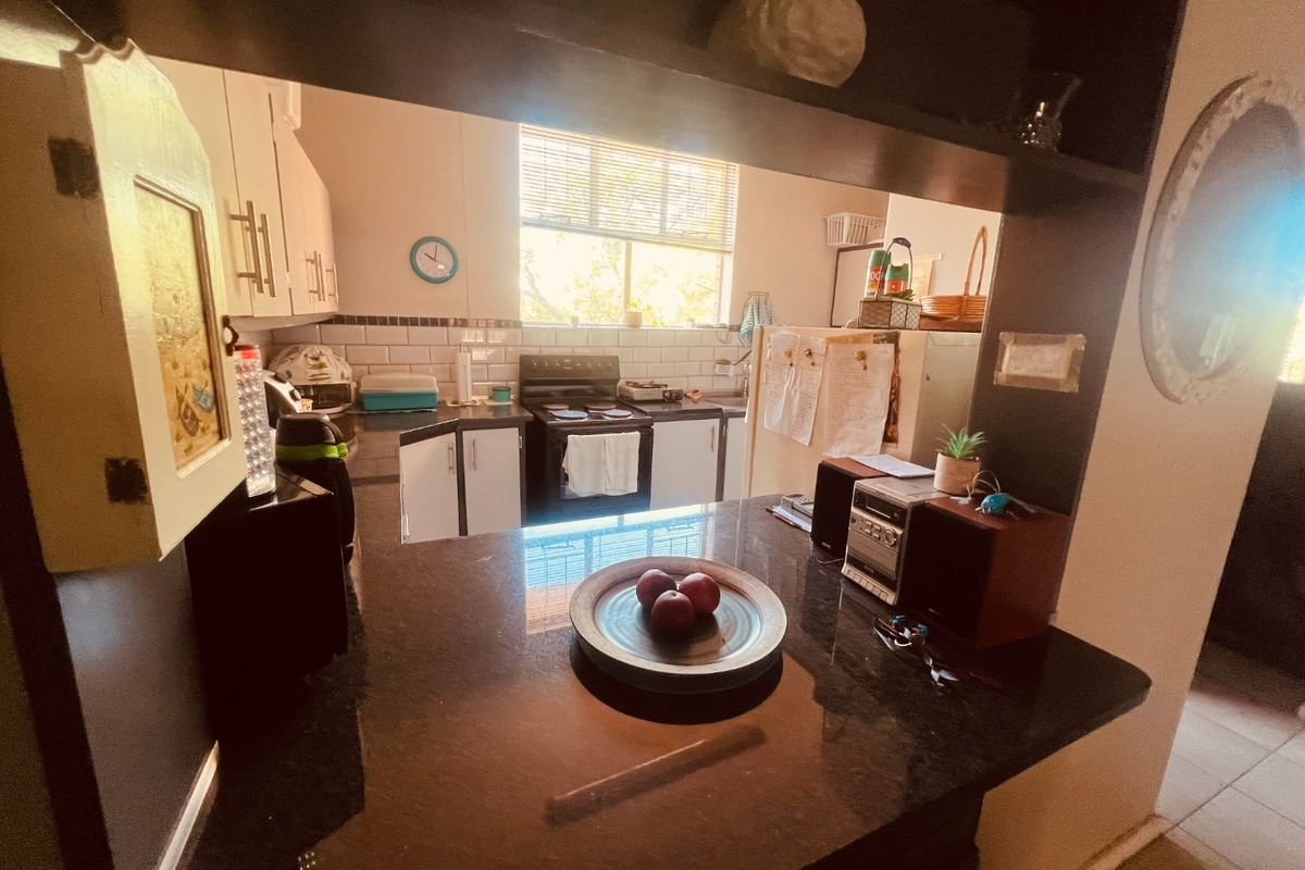 Stylish Wonderboom South Lock-Up-And-Go Apartment - Photo 3