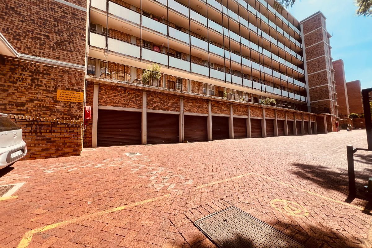 Stylish Wonderboom South Lock-Up-And-Go Apartment - Photo 4