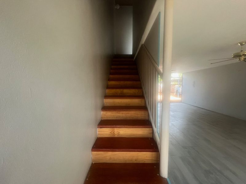 Charming Renovated Duplex With Private Garden - Photo 7