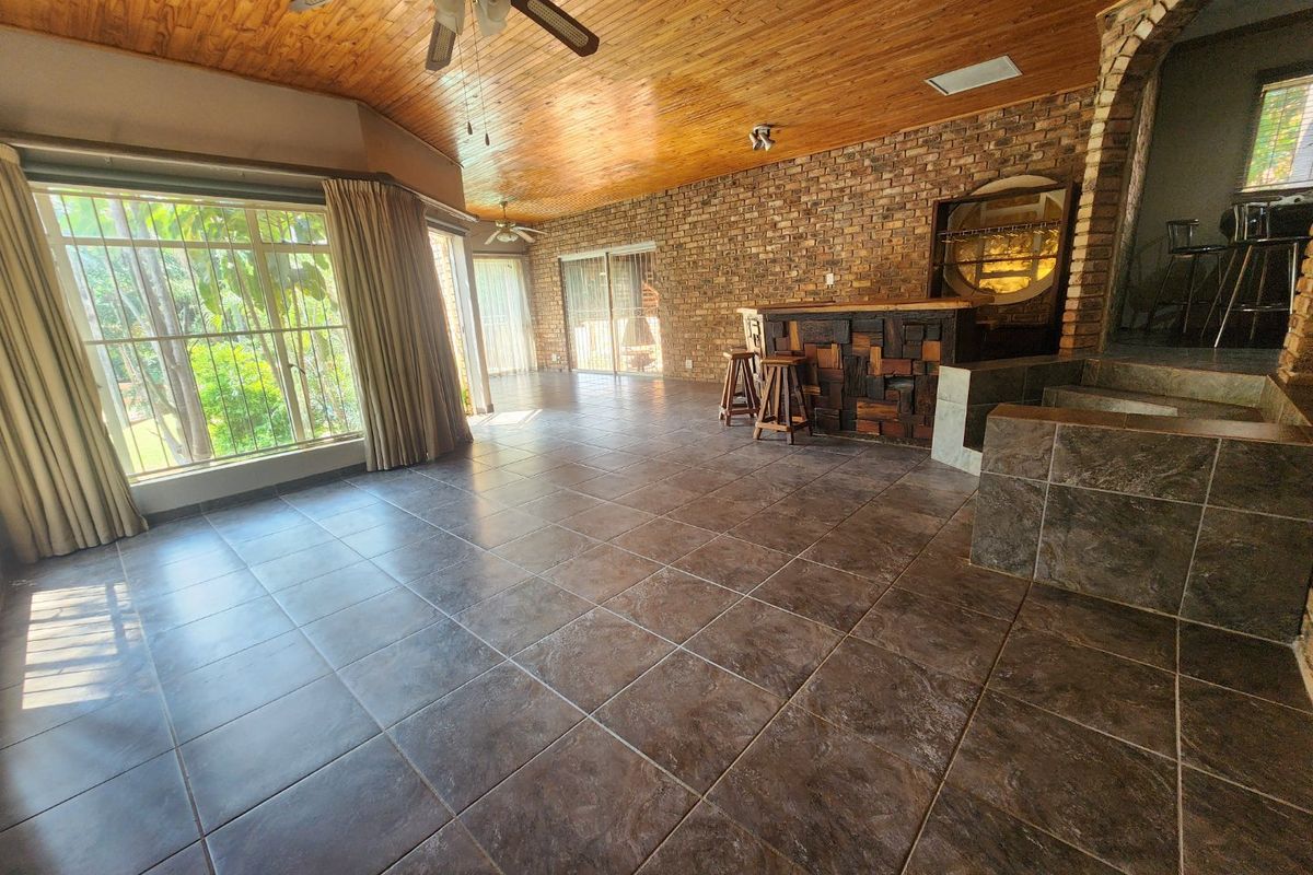 Spacious Montana Park Home With Solar - Photo 2