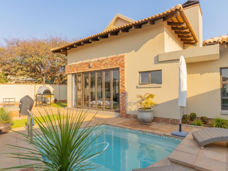 Wonderful 3 Bedroom House For Sale in Wilkoppies - Photo 2