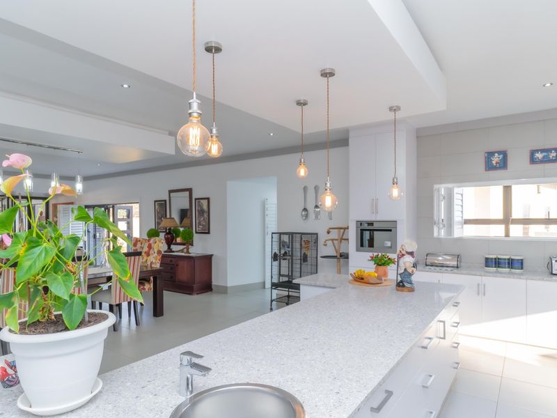 Wonderful 3 Bedroom House For Sale in Wilkoppies - Photo 9