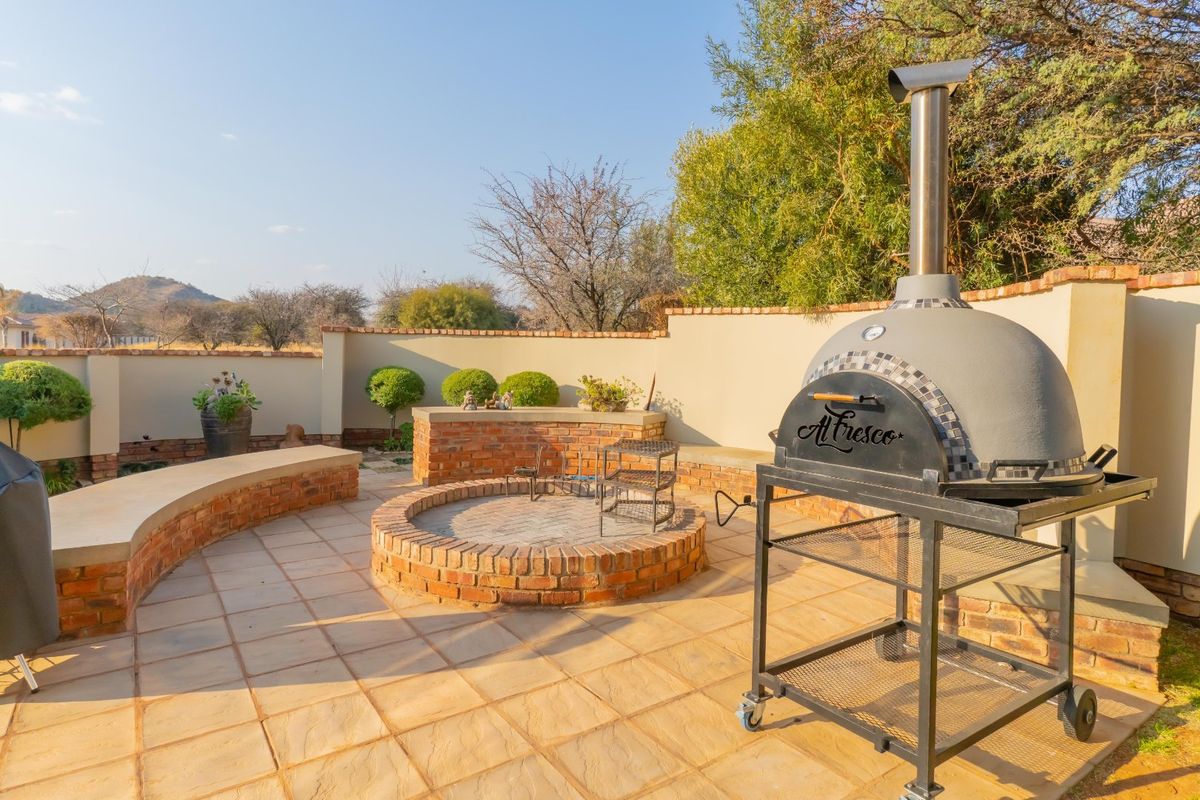 Wonderful 3 Bedroom House For Sale in Wilkoppies - Photo 3