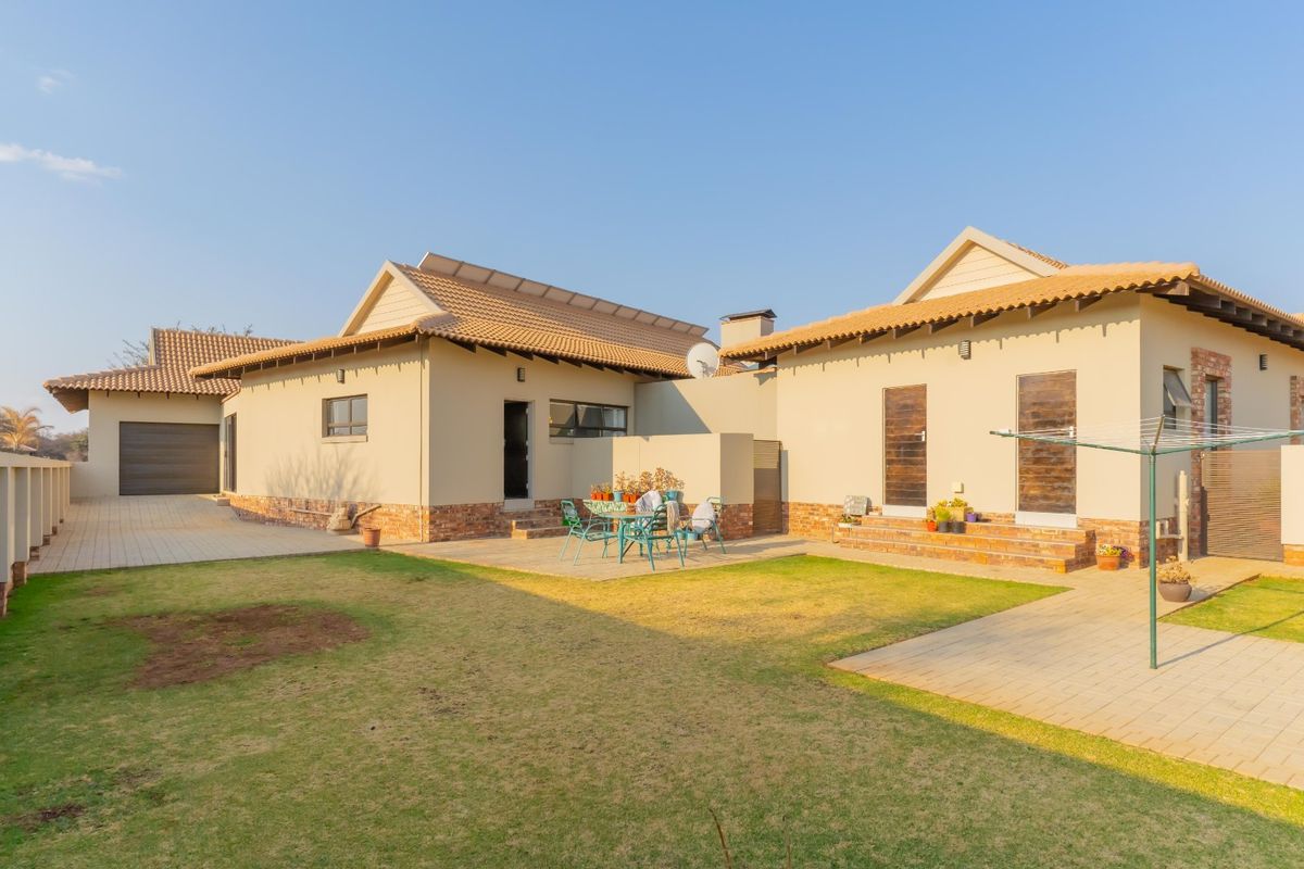 Wonderful 3 Bedroom House For Sale in Wilkoppies - Photo 4