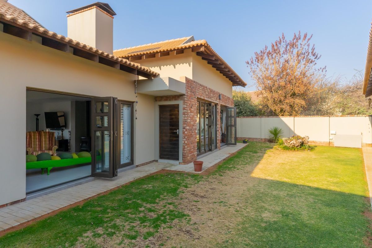 Wonderful 3 Bedroom House For Sale in Wilkoppies - Photo 5