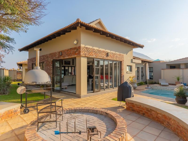 Wonderful 3 Bedroom House For Sale in Wilkoppies - Photo 1
