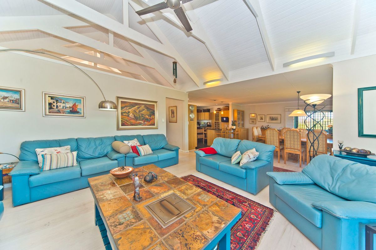 Elevated Knysna Heights Home with Space, Views and Flexible Living - Photo 4