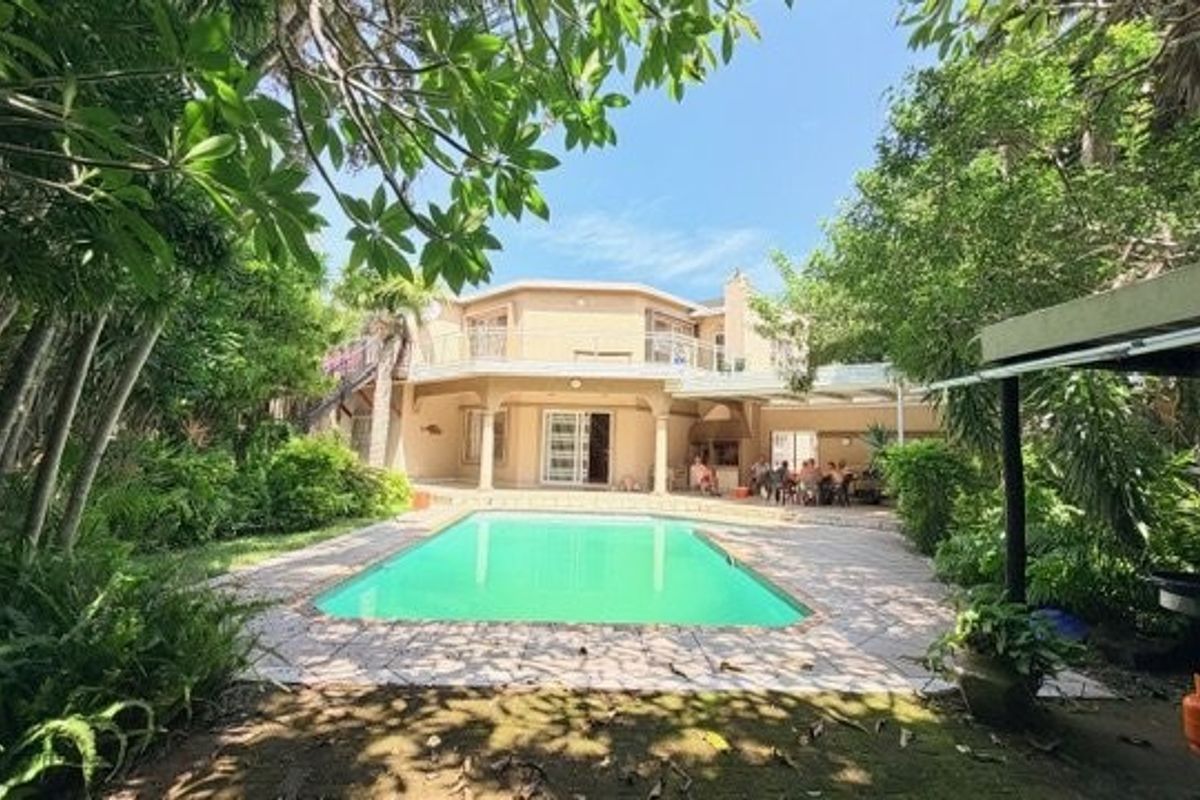 Spacious Home with Flatlets and Excellent Income Potential Just A Short Walk To The Beach - Photo 4