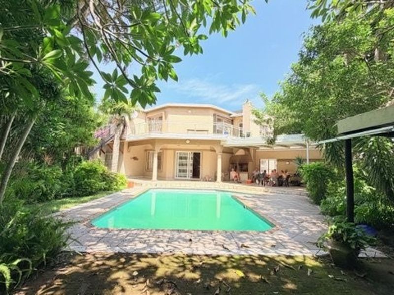 Spacious Home with Flatlets and Excellent Income Potential Just A Short Walk To The Beach - Photo 4