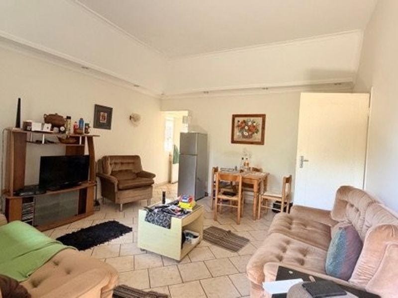 Spacious Home with Flatlets and Excellent Income Potential Just A Short Walk To The Beach - Photo 10