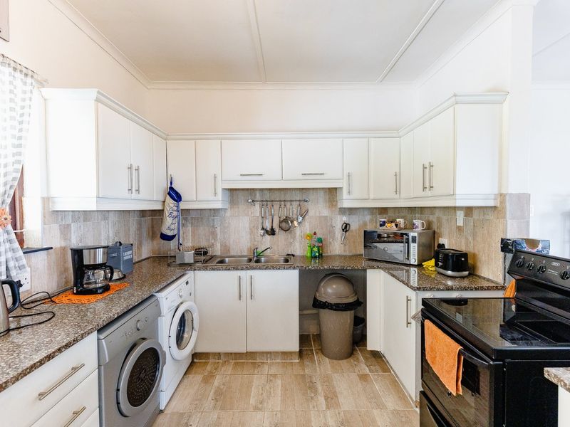 Shelly Beach Home & Self-Contained Flat – With Great Sea views - Photo 8