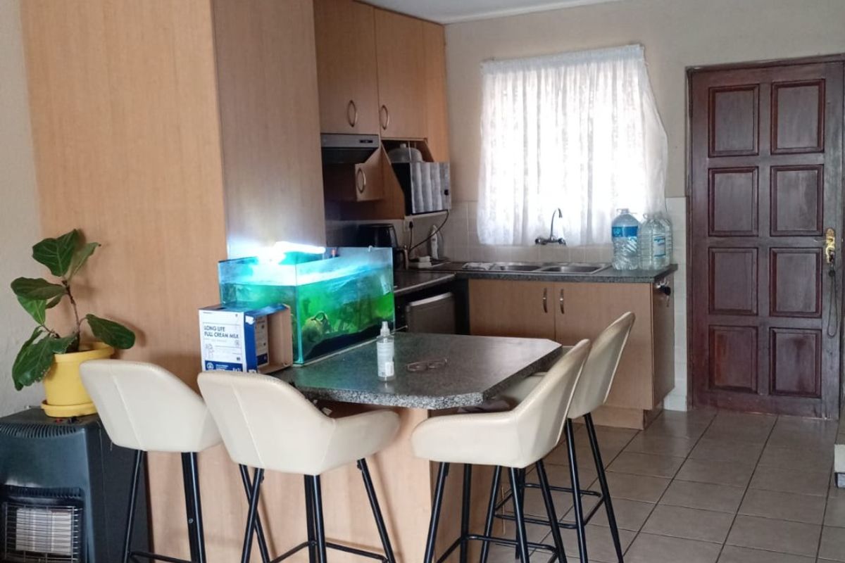 2 bedroom apartment for sale att Hillmoor, Kempton Park - Photo 5