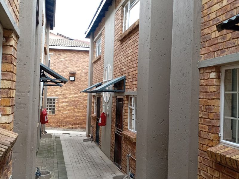 2 bedroom apartment for sale att Hillmoor, Kempton Park - Photo 3