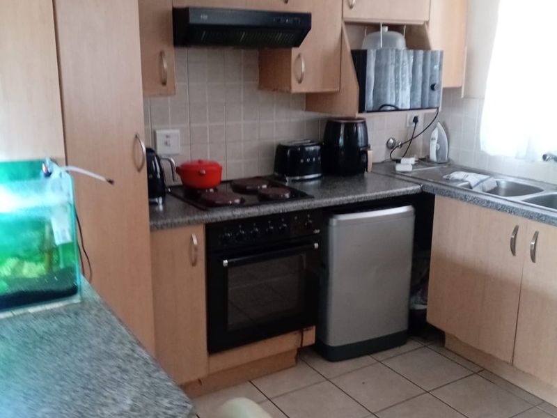 2 bedroom apartment for sale att Hillmoor, Kempton Park - Photo 6